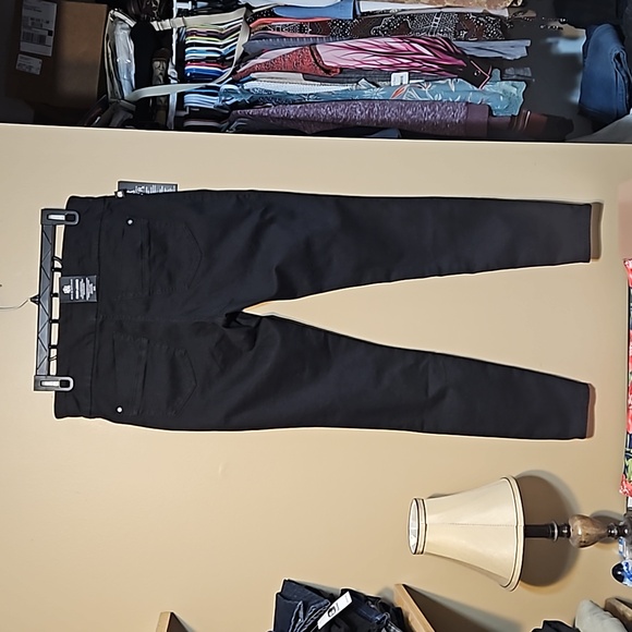 NWT Rock & Republic DNA Fever Pullon Skinny Jeans - Picture 5 of 14